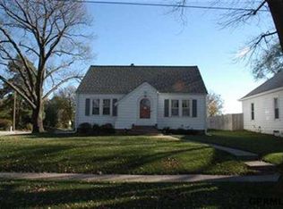 631 Pacific St, Elkhorn, NE 68022