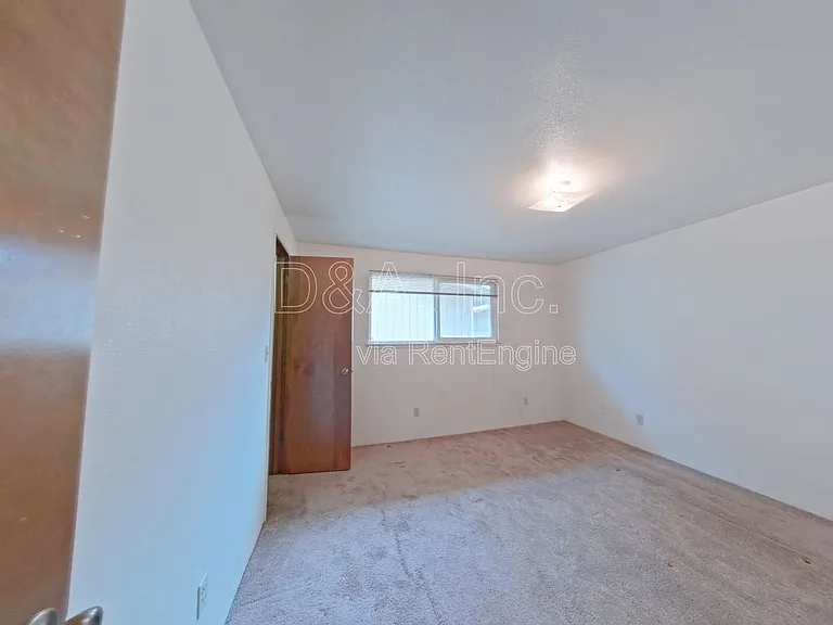 108 NE Conifer Blvd #3 — Photo 7