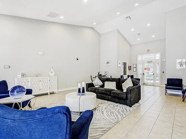 Savannah Cove Apartments — Photo 22