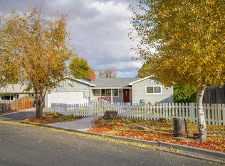 940 SW Canyon Dr, Redmond, OR
