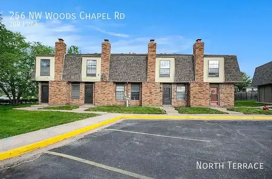 2nd image of 256 NW Woods Chapel Rd