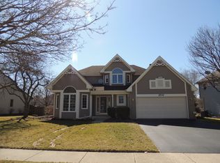 202 Northampton Dr, Oswego, IL