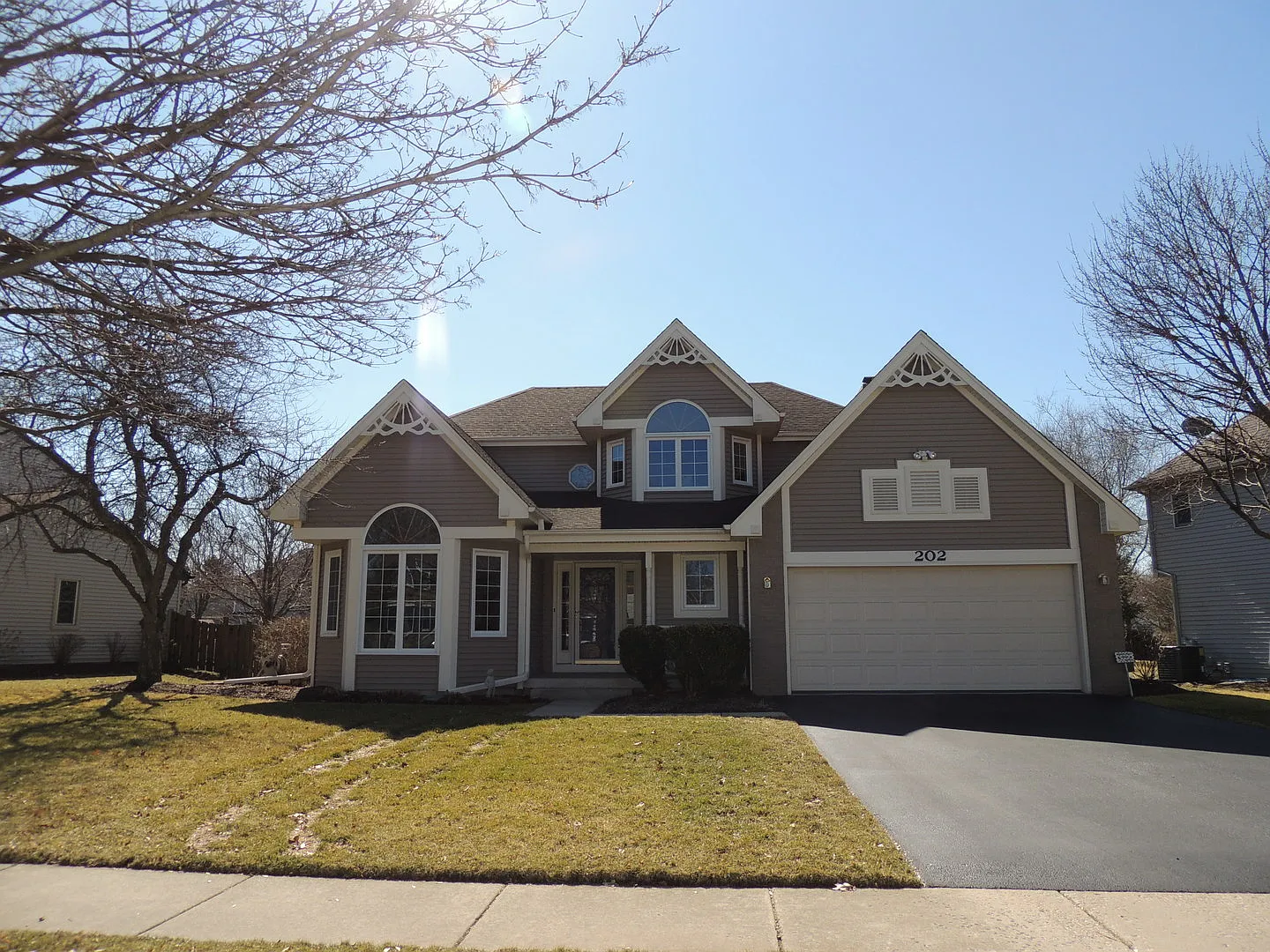 202 Northampton Dr photo 1