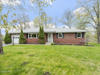 27 Chapel Lane, Glenmont, NY, 12077