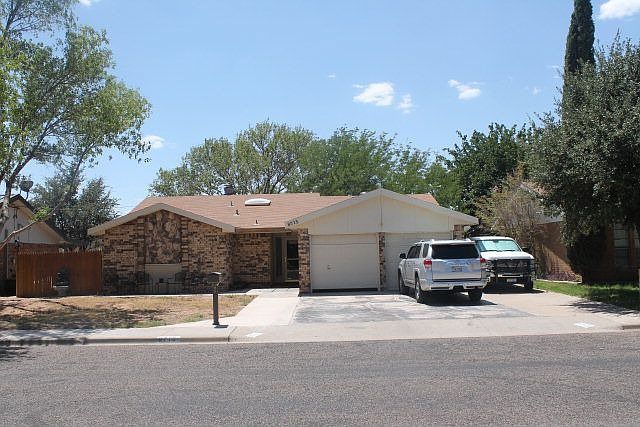 1st image of 8715 Holiday Dr