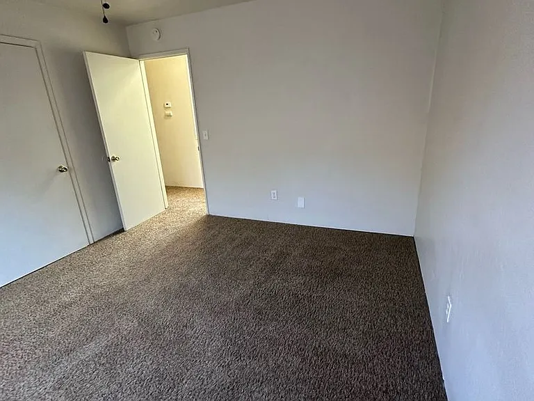 3 Klondike — Photo 13