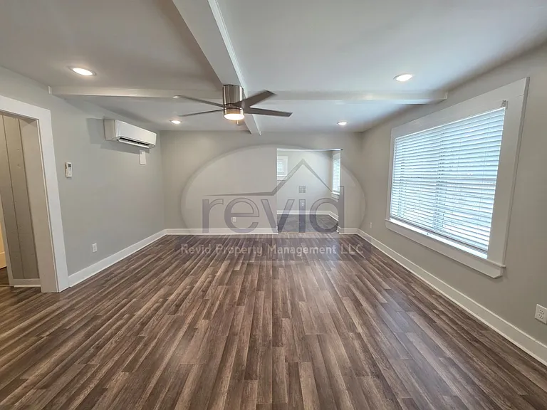 3523 Barwood Cir. — Photo 6