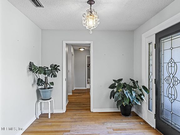 4th image of 2962 SHOREWARD Avenue