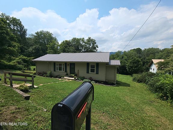 3rd image of 617 Hillside Rd