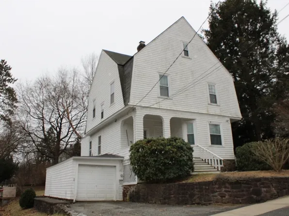 4 Spring Ter, Greenfield, MA 01301