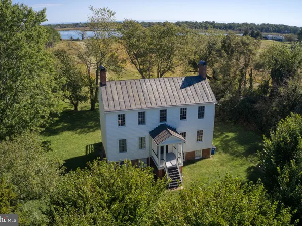 690 Smith Point Rd, Reedville, VA 22539