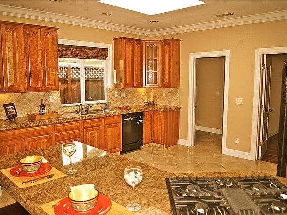 3rd image of 2151 Parkwood Way