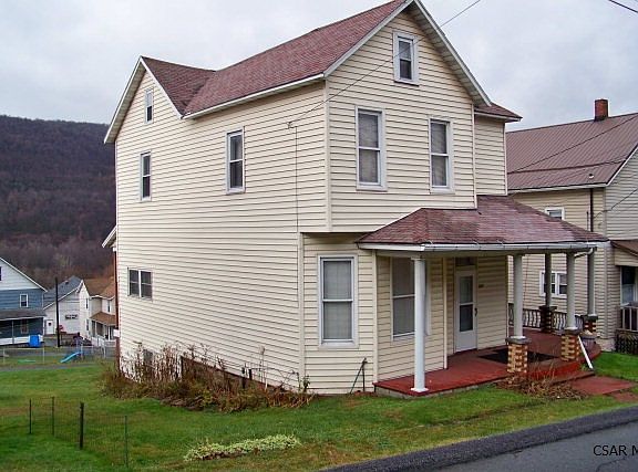 3rd image of 524 Grant St