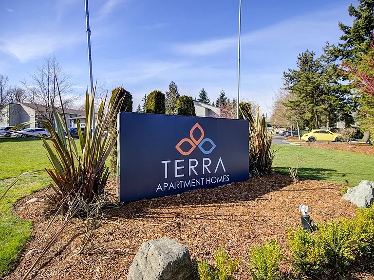 Terra — Photo 27