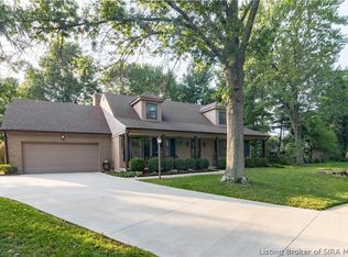 40 Doebrook Ct, New Albany, IN 47150