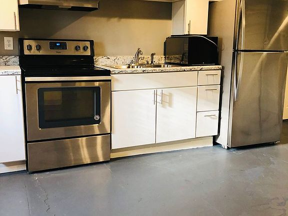 4th image of 2925 E Douglas Ave APT 3