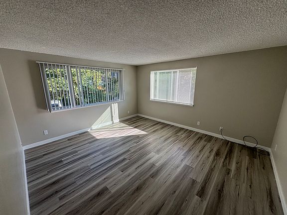 2nd image of 824 SW Grove St APT 3