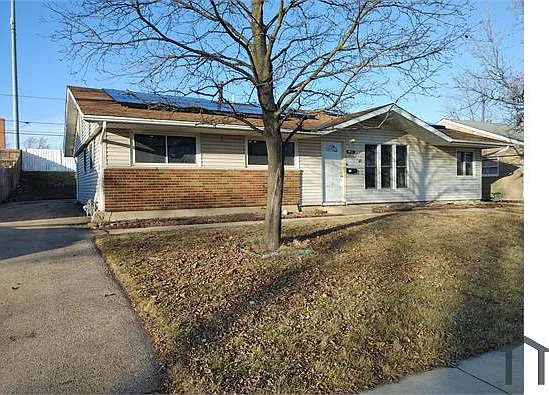 4 bed, 1692 sqft, $3,795 — Photo 2