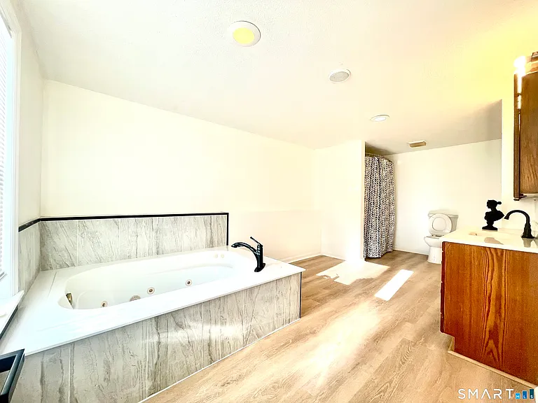 112 Woodbine St #1 — Photo 20