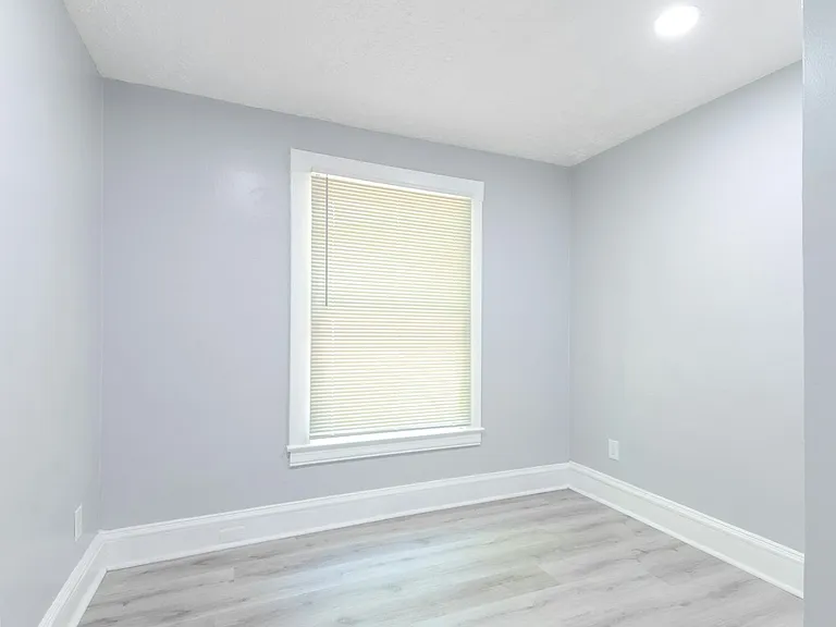 3317 Virginia Ave — Photo 7