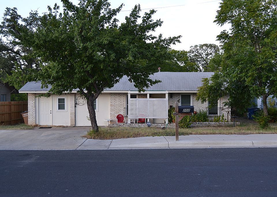 1st image of 202 Deen Ave