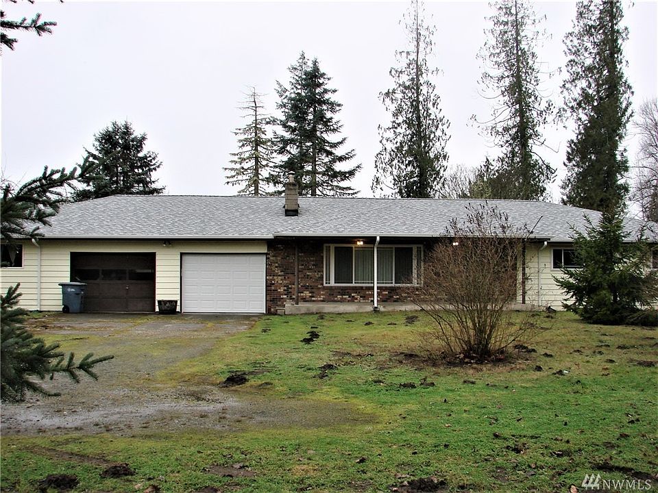 Front view of this home.