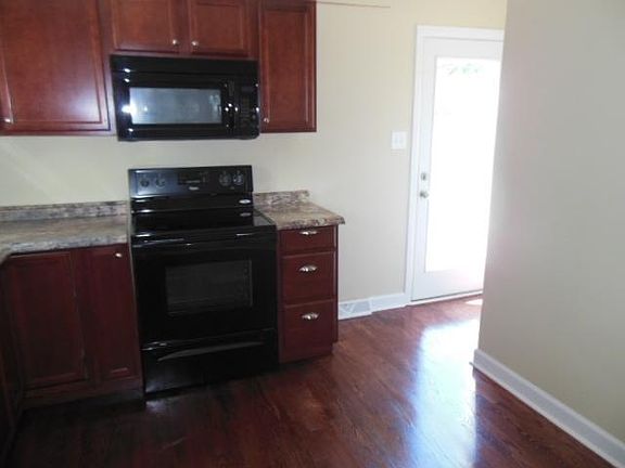 4th image of 3644 Rolling Hill Ave NW
