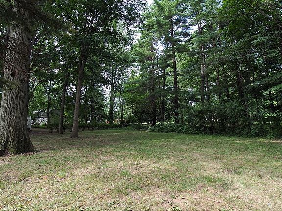 5th image of 182 Orchard Hill Dr