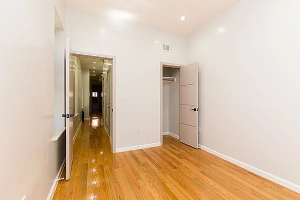 Rented by Nooklyn NYC LLC | media 7