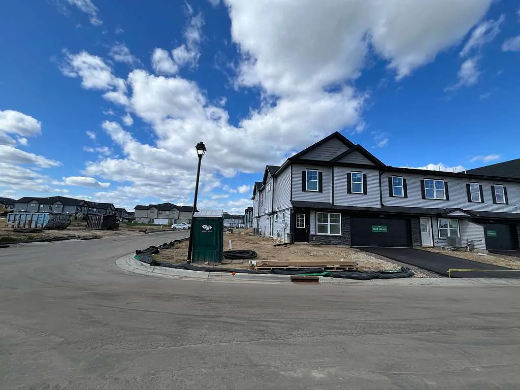 Building Photo - 5333 Long Pointe Pass
