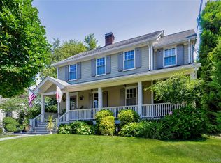 14 Buckingham Pl, Manhasset, NY 11030