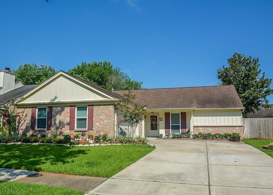 1st image of 3106 Pebble Lake Dr