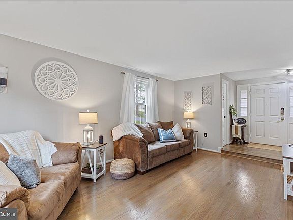 5th image of 5912 New England Woods Dr