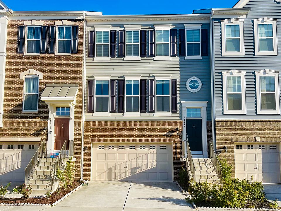 1st image of 42635 Oak Park Sq