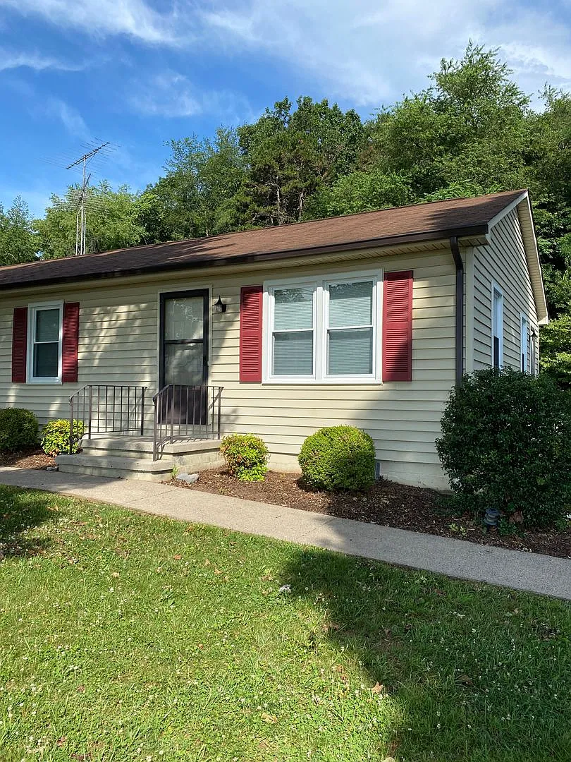 Nice Two Bedroom Apartment for Rent near BRCC — Photo 1