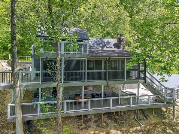 1097 Floating Mill Village Rd, Silver Point, TN 38582