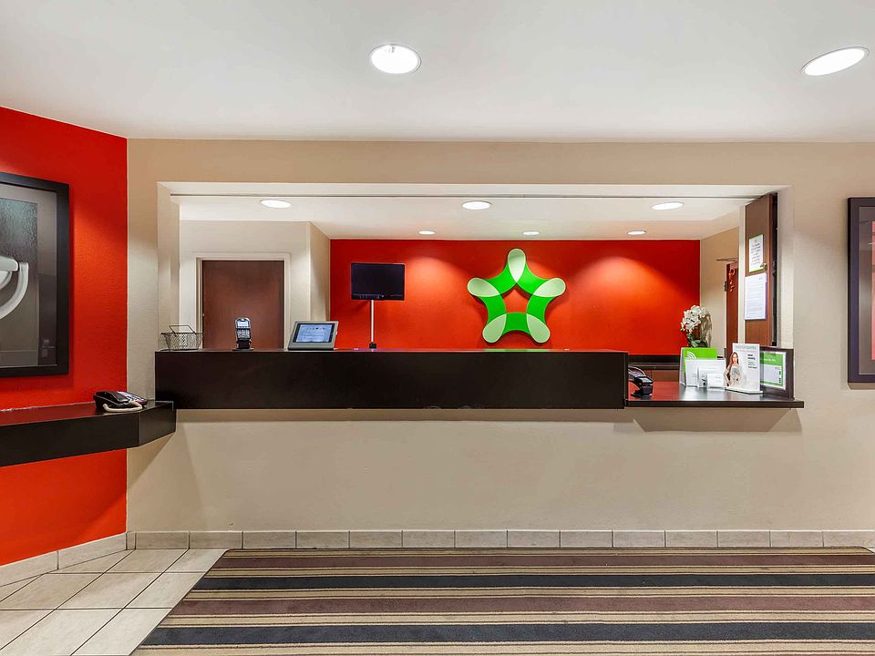 Lobby and Guest Check-in