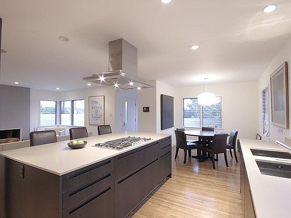 4th image of 3660 Stewart Ave