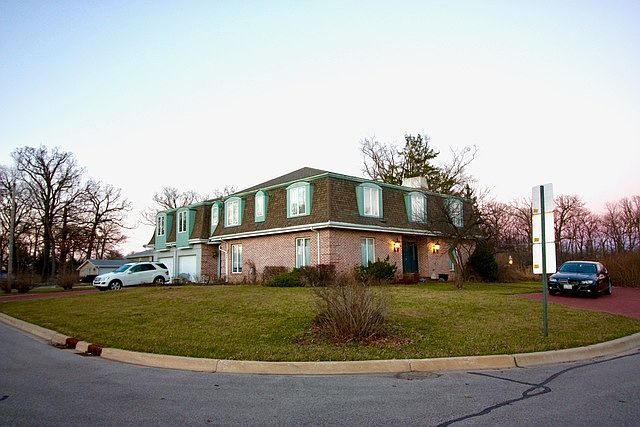 1st image of 519 Royal Oaks Dr
