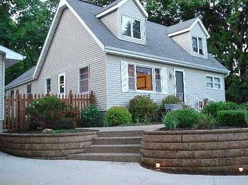 2nd image of 5650 42nd St NE