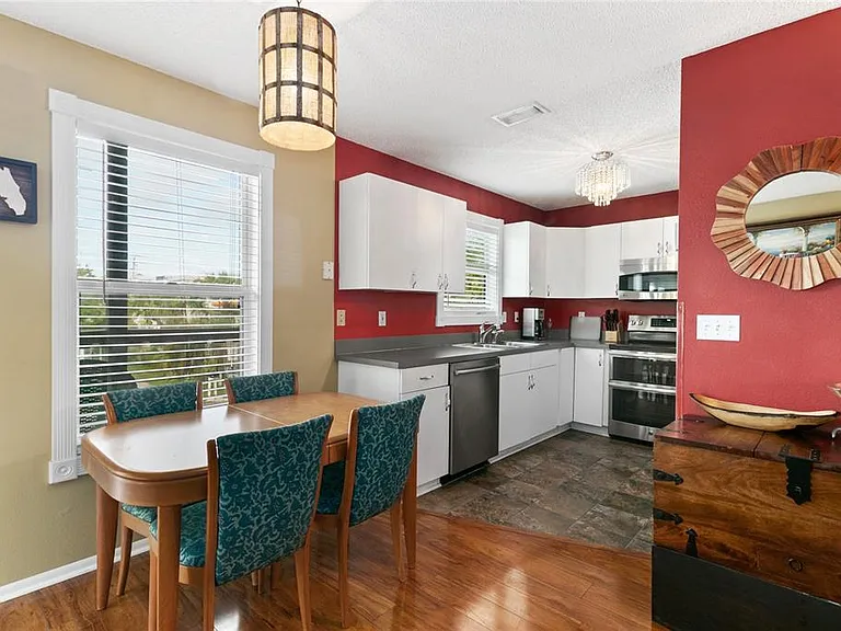 2511 Avenue C #WEST — Photo 9