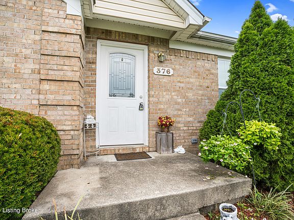 4th image of 376 Clover Cove Dr
