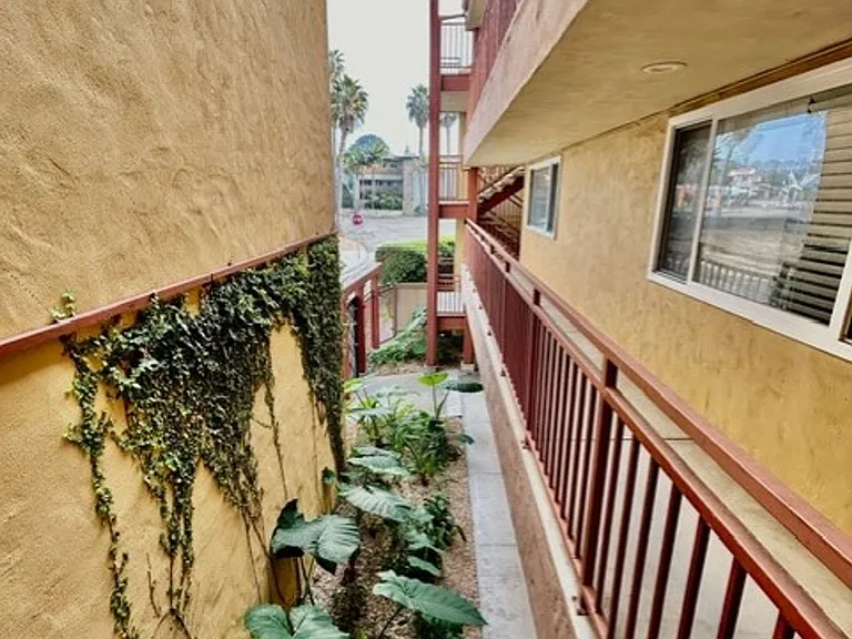 363 Playa Del Sur #25 — Photo 3