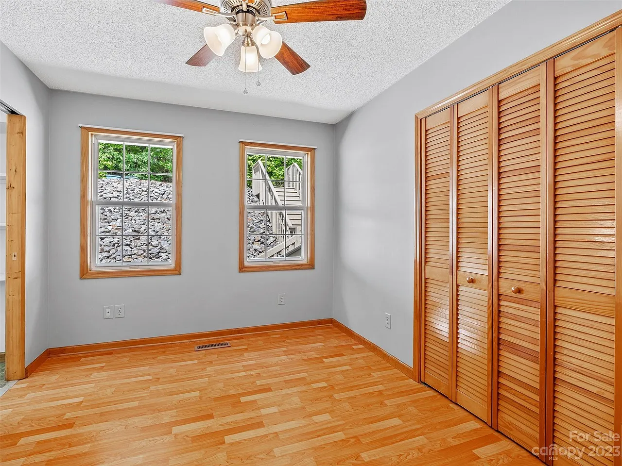 6 bed, 2795 sqft, $850 — Photo 3