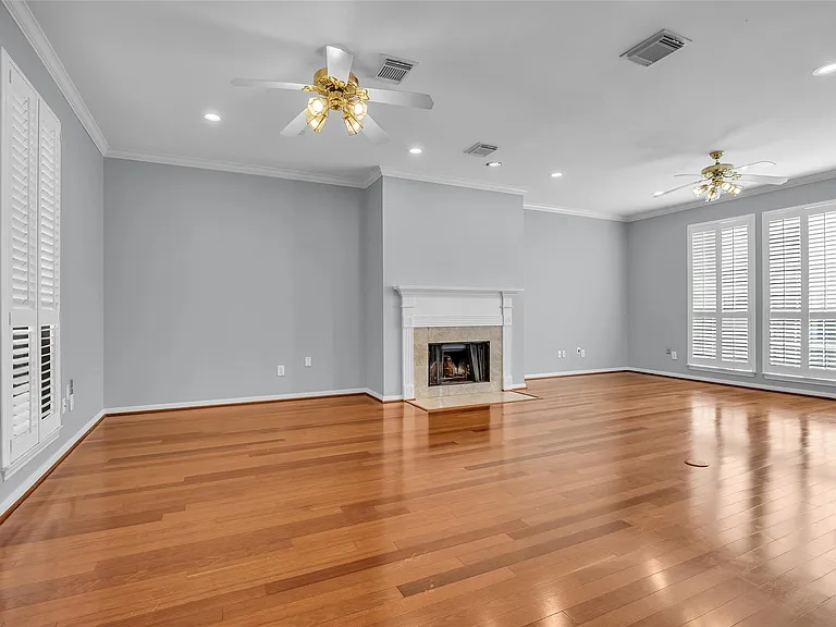 1417 W Webster St — Photo 8