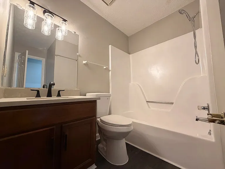 130 Cumberland Ct #B — Photo 8