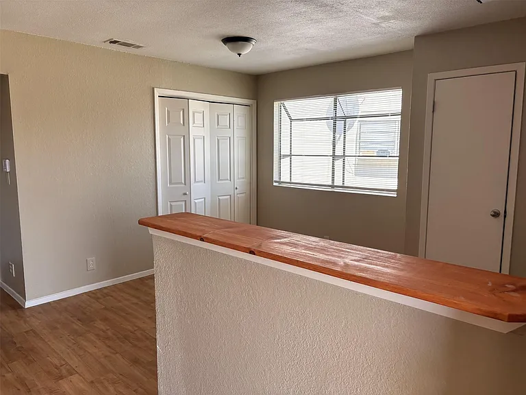 9902 Roxanna Dr #D — Photo 3