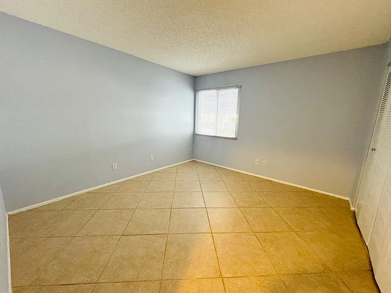 5649 Midnight Pass Rd — Photo 11