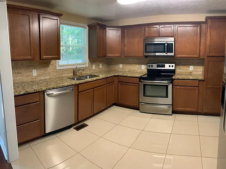 158 Wynnmeade Pkwy — Photo 12