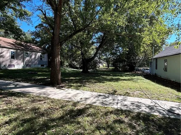 521 & 525 Dakota St, Leavenworth, KS 66048